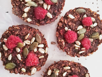 Baked Berry & Chocolate Oat Cookies | Chocolate Oatmeal Cookies