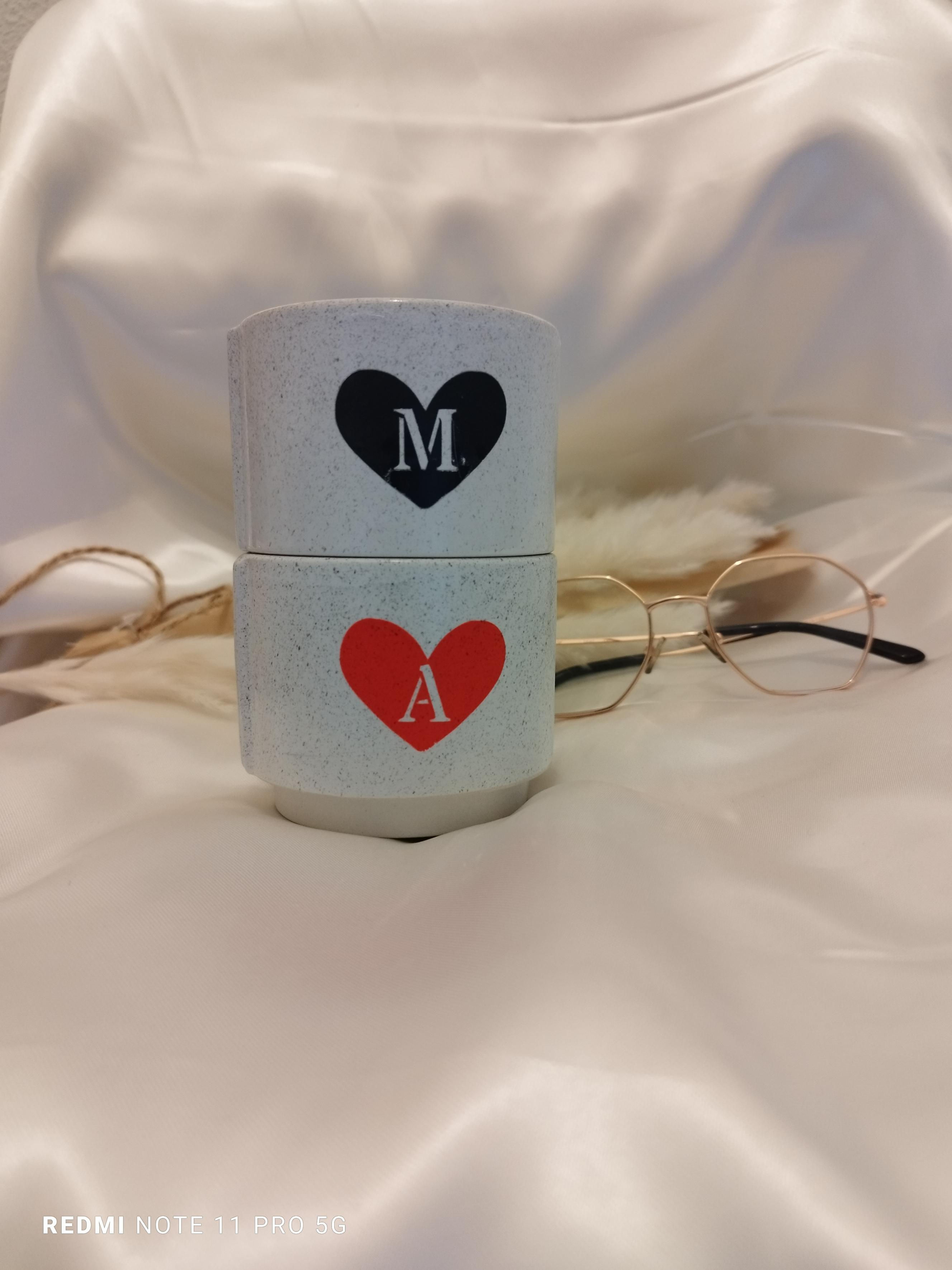 Deux petits mugs personnalisé en coeur