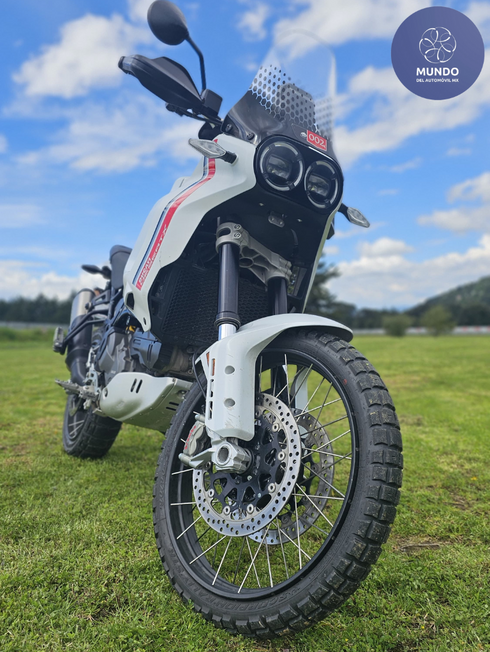 Hace unos días tuvimos a prueba una de las más recientes propuestas offroad de la firma italiana, DesertX.