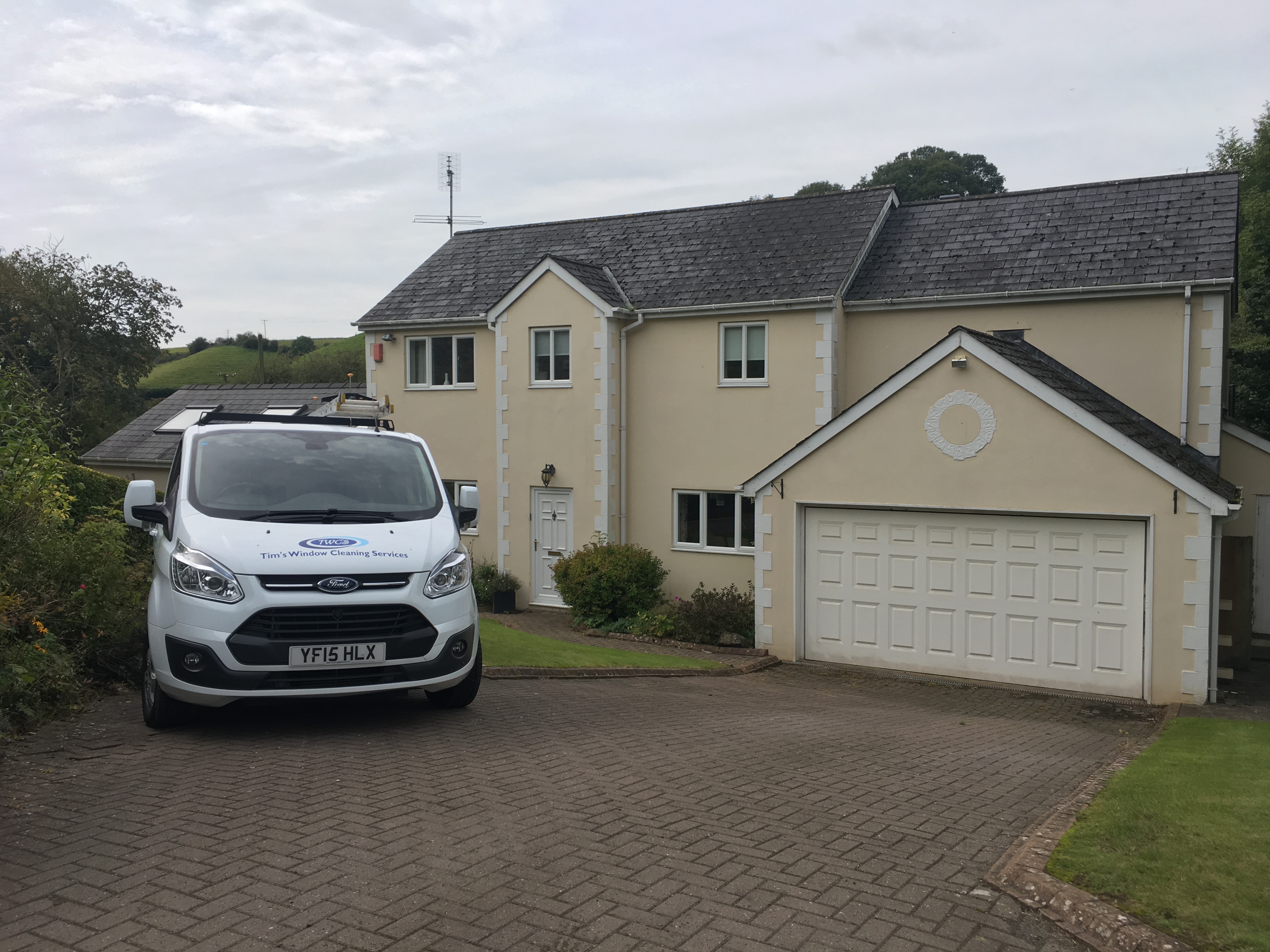 Window Cleaning in Barry Vale of Window Cleaner Cardiff