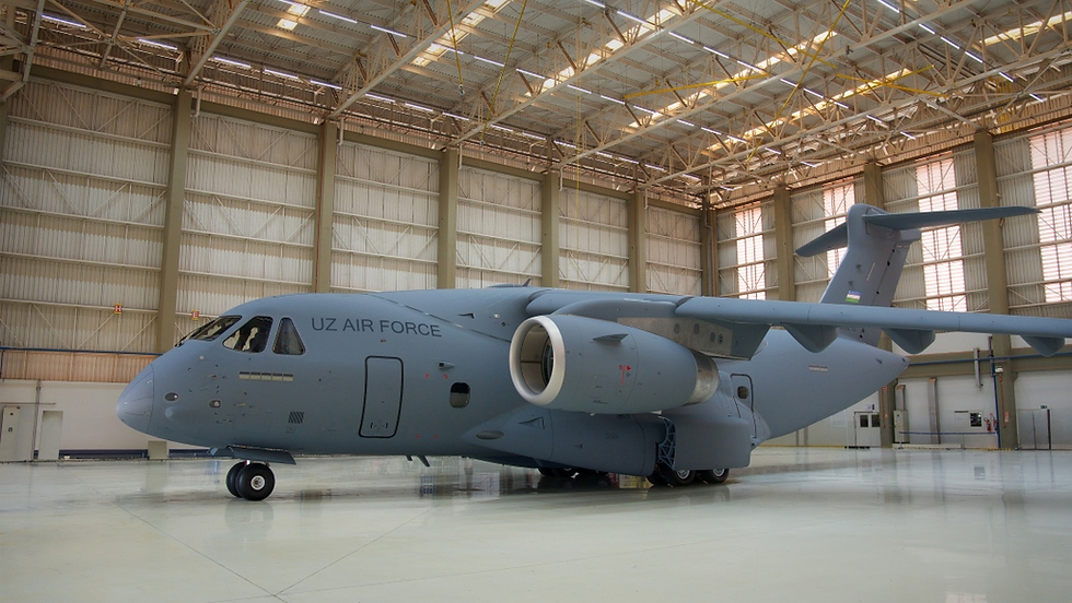 Com essa primeira entrega, o Uzbequistão se junta a um grupo crescente de nações que operam o C-390 Millennium, reforçando a posição da aeronave como o novo padrão no transporte aéreo tático de médio porte. Foto: Embraer