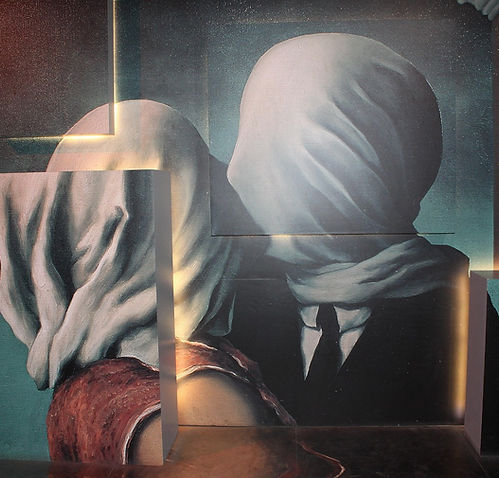 magritte-3622130_1280.jpg