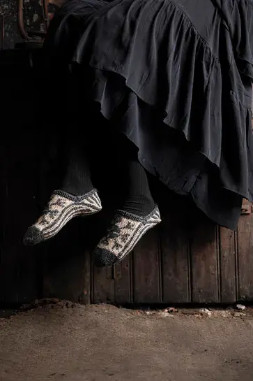 Thumbnail: Stickade tofflor - Smide