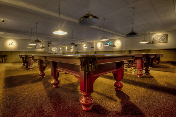clickerhappy-pool-hall-1091644_1920.jpg