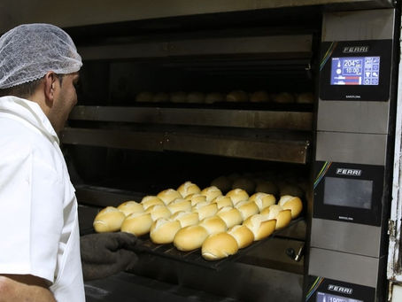 Ibovespa acumula queda de 23% e dólar chega a R$ 4,72