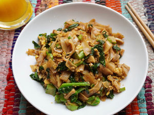 Pad See Ew [ผัดซีอิ๊ว]