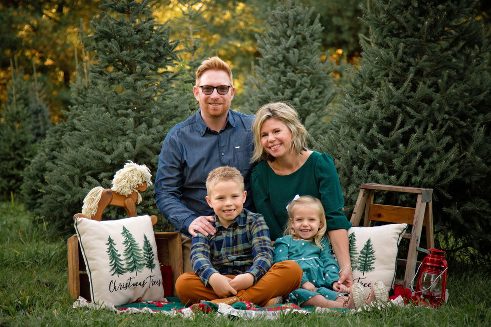 Family session at the tree farm. Niagara Region. Christmas Mini Session.