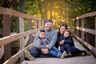 Family session at the park. Fall Mini Session. Dufferin Islands. Beautiful fall colours.