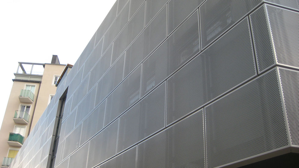 Kassettenfassade aus beschichtetem Alu Lochblech
