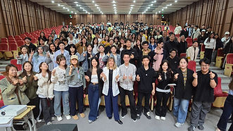 Jean Beers' China Tour— A short report of a collaborative journey through China 

