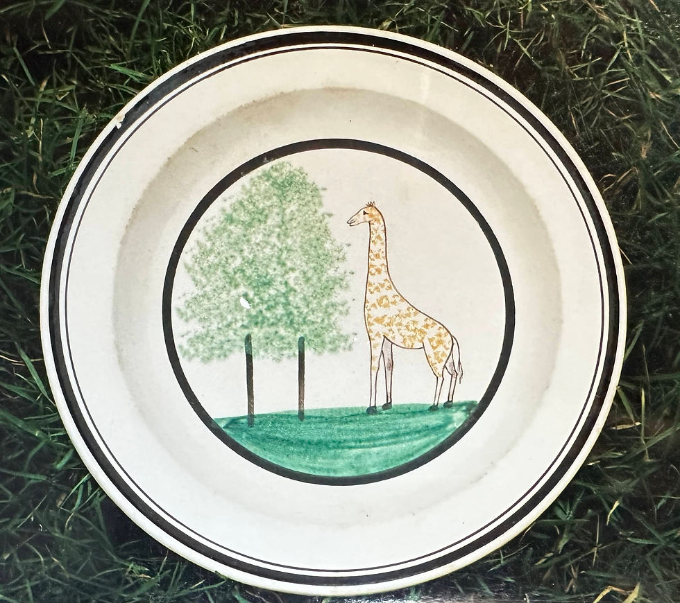 46 Faïence fine de Forges XIXe - Assiette à la girafe