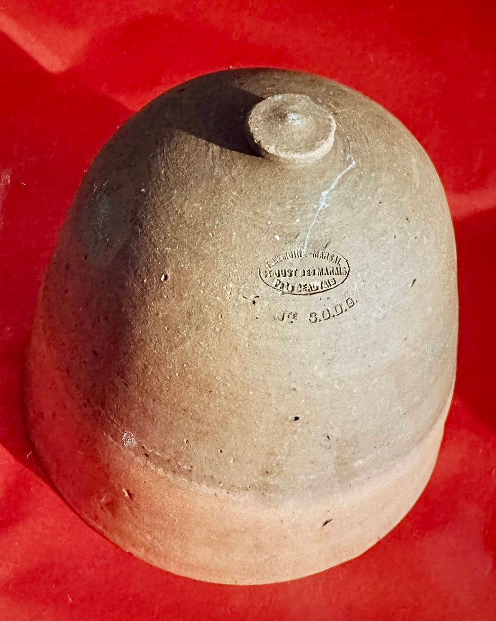 6(a) Grès d'origines diverses - Objets divers