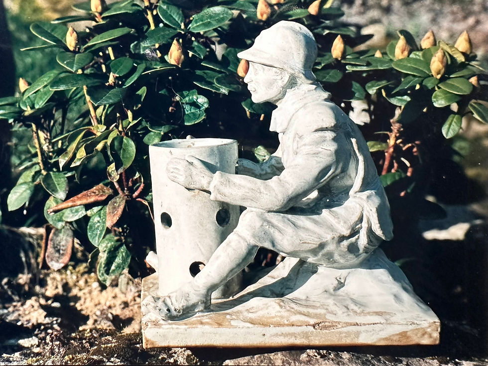 1(b) Charles Greber - Statuette personnage.jpg
