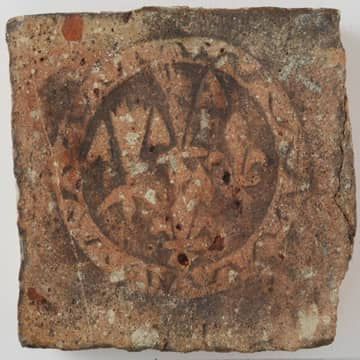 130 Carreaux médiévaux XIIIe-XVe (Languedoc).jpg