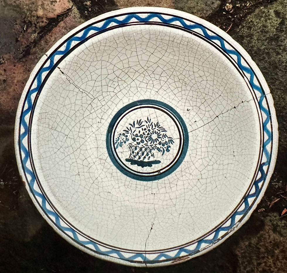 11 Faïence de Beauvais XIXe - Plat rond