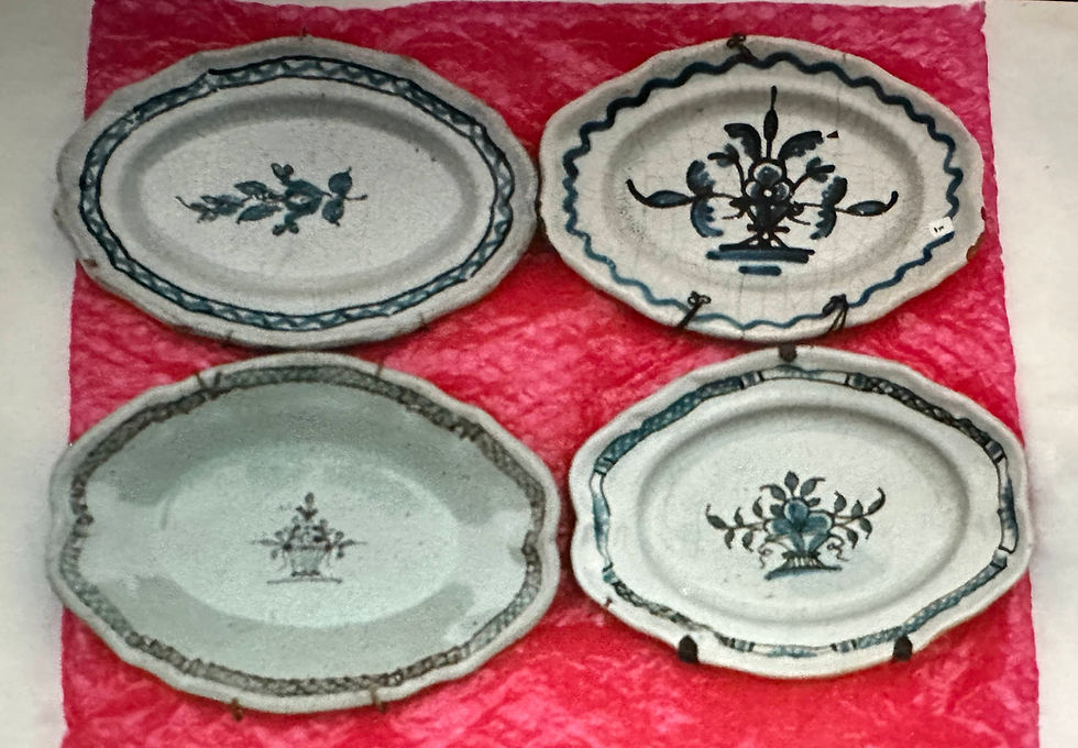 92 - Faïences de Forges cul noir XIXe - Plats longs panier à fleurs.jpg