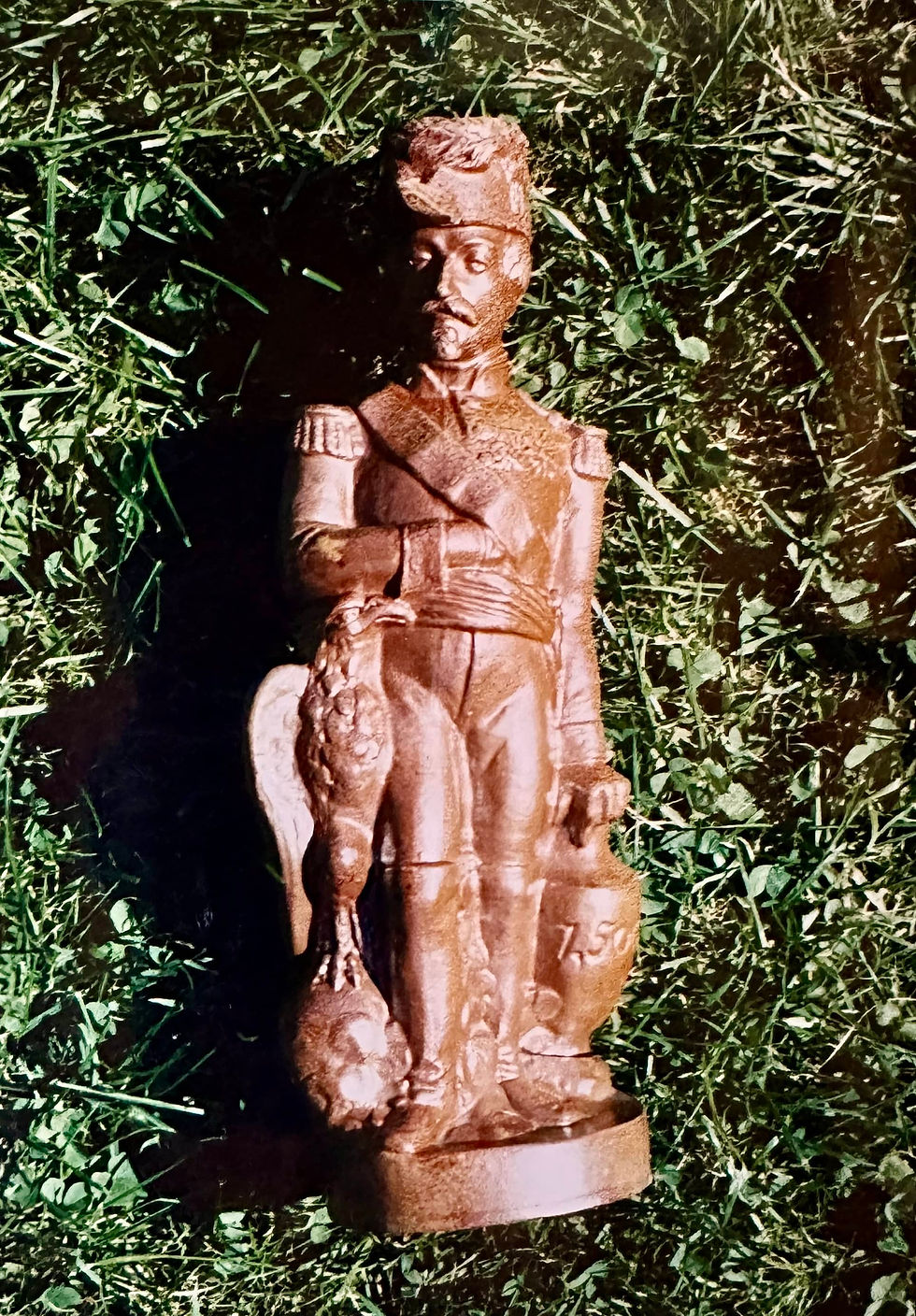 13(a) Faïence du Beauvaisis XIXe - Pichet à personnage