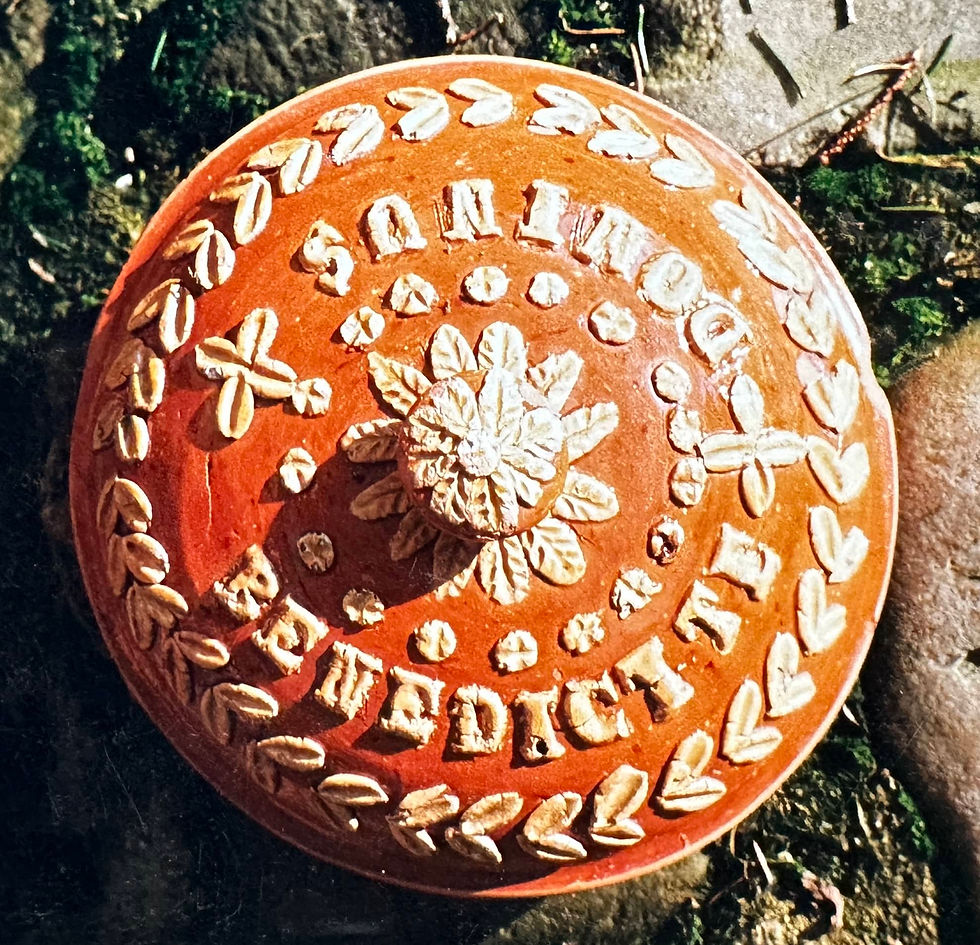 9(b) Terres vernissées normandes - Objet divers.jpg