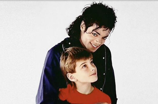 MJ_com_criança.jpg