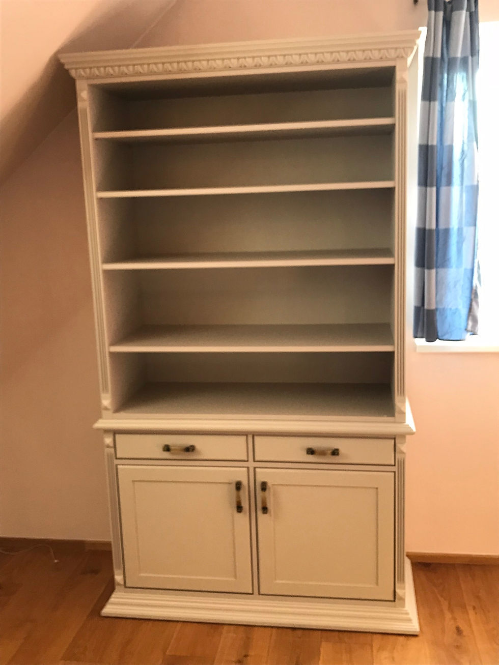 Skříňka Ludvík XVI