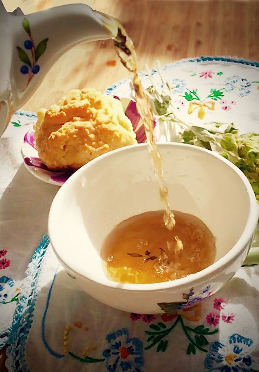 Pourng a cup of organic Mursalski tea