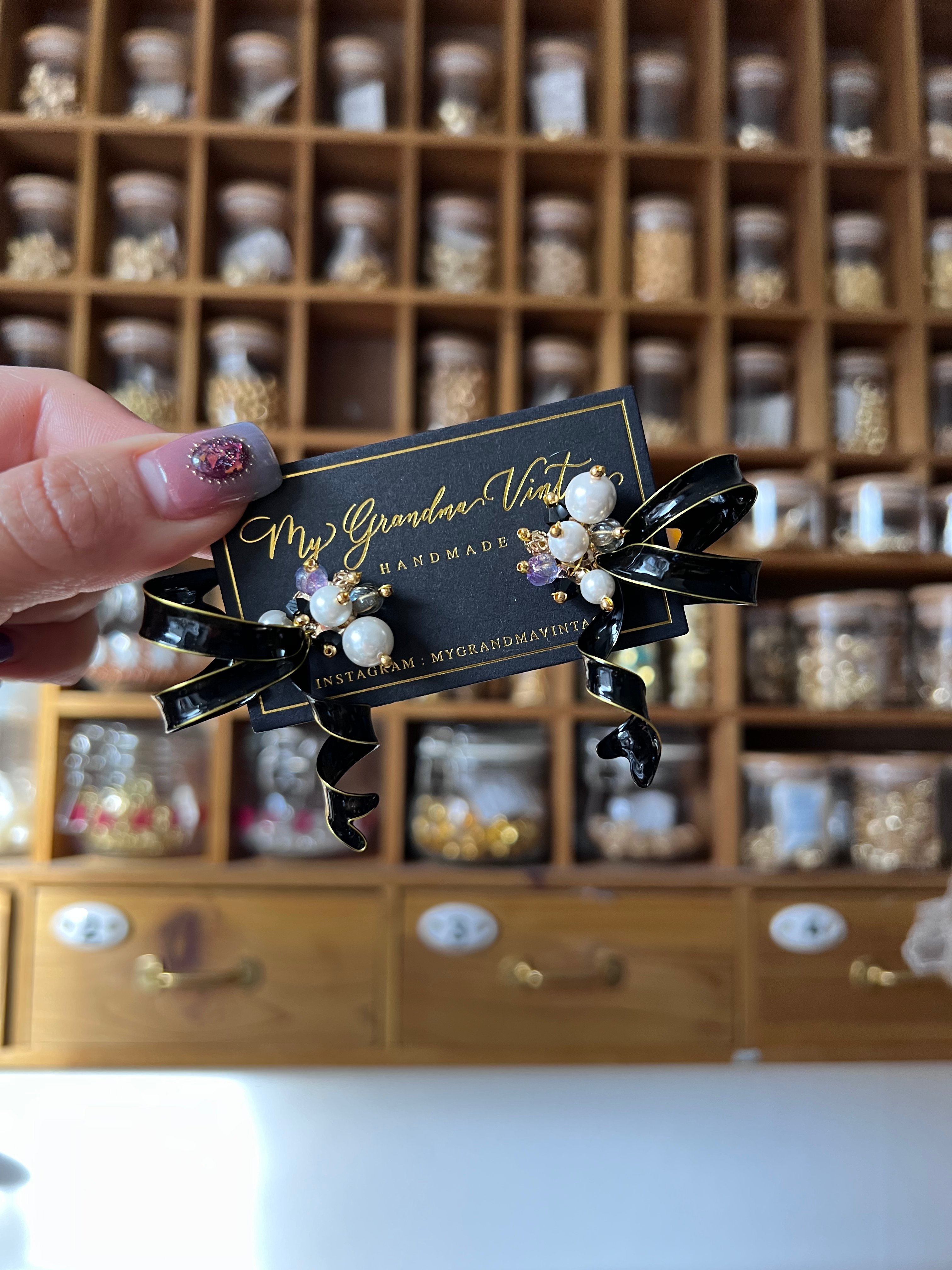 Resin Ribbon Earrings (Black)