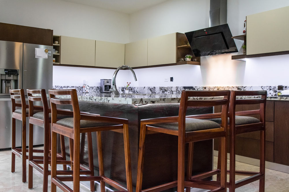 BANCOS EN LA COCINA, EL CORAZÓN DEL HOGAR