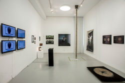 YUVAL CHEN 290616 ARTSPACE0347 seqn}