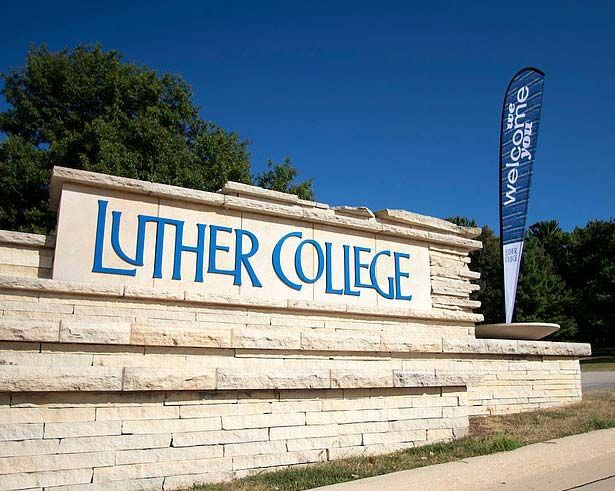 studio503's Michael Walters speaks with Luther College Business students