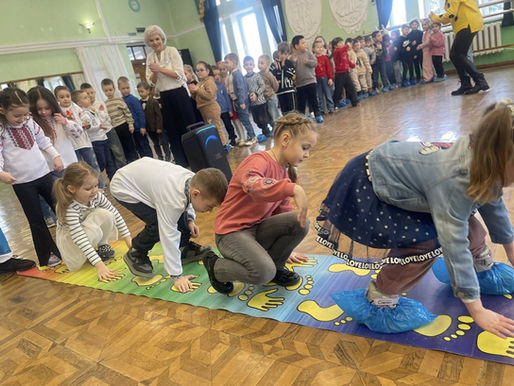 Майбутні першокласники Ліцею №9 імені Євгенія Єніна Павлоградської міської ради вперше сіли за шкільні парти. 