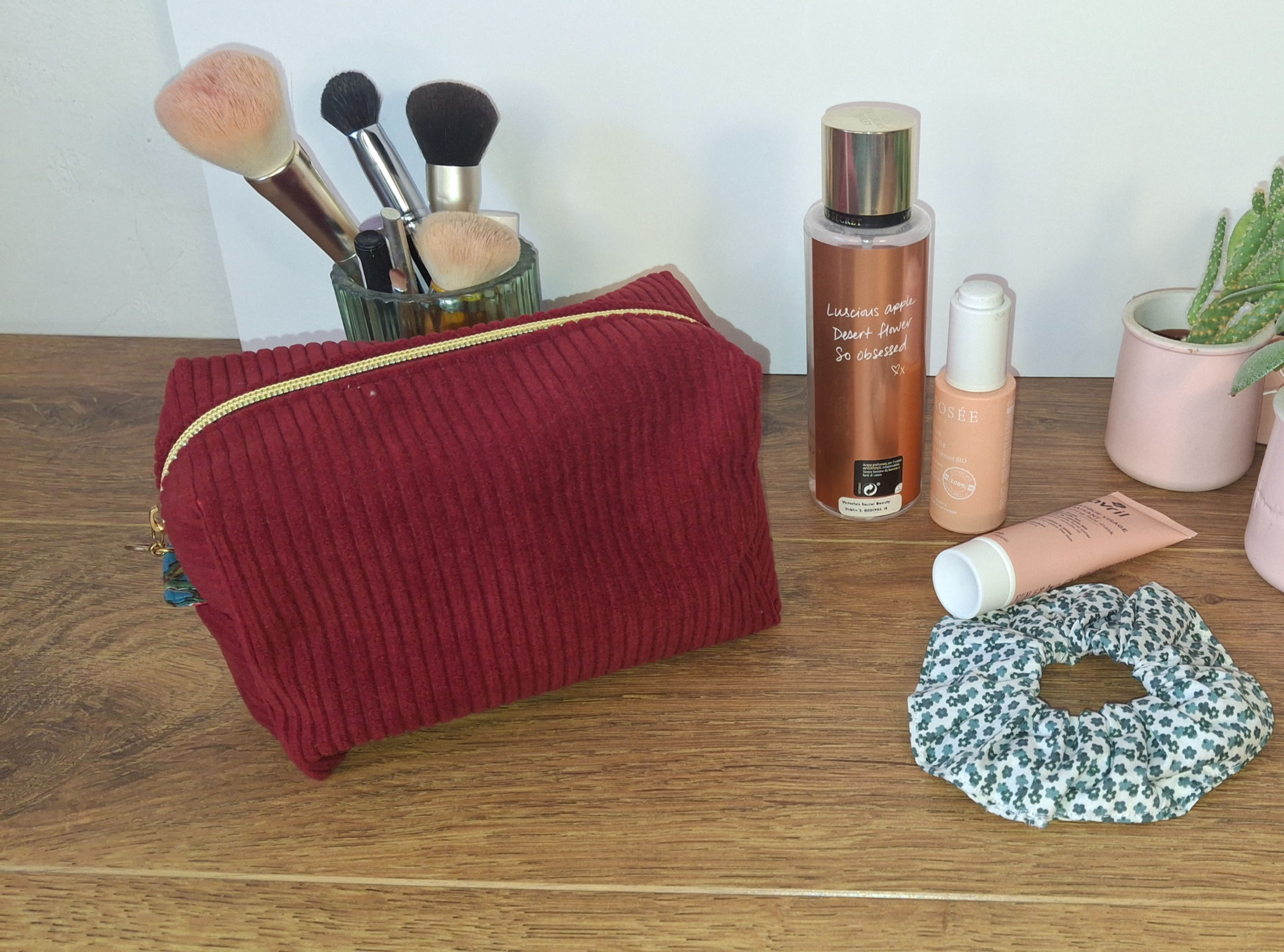 Trousse de toilette carrée en velours cotelé