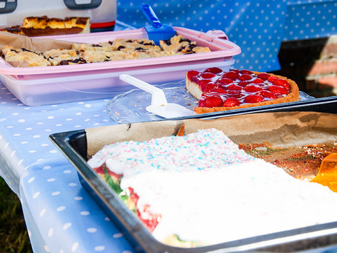 Kuchenauswahl auf dem Kinderfest bei Muddis Turmlounge in Zehdenick
