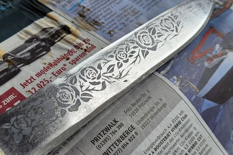 messer mit rosenmuster ätzung handgefertigt im zander holzstudio kyritz