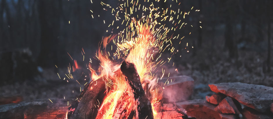 How to Start a Fire with Kindling and Firelighters: A Step-by-Step Guide for Woodburners and Outdoor Fire Pits