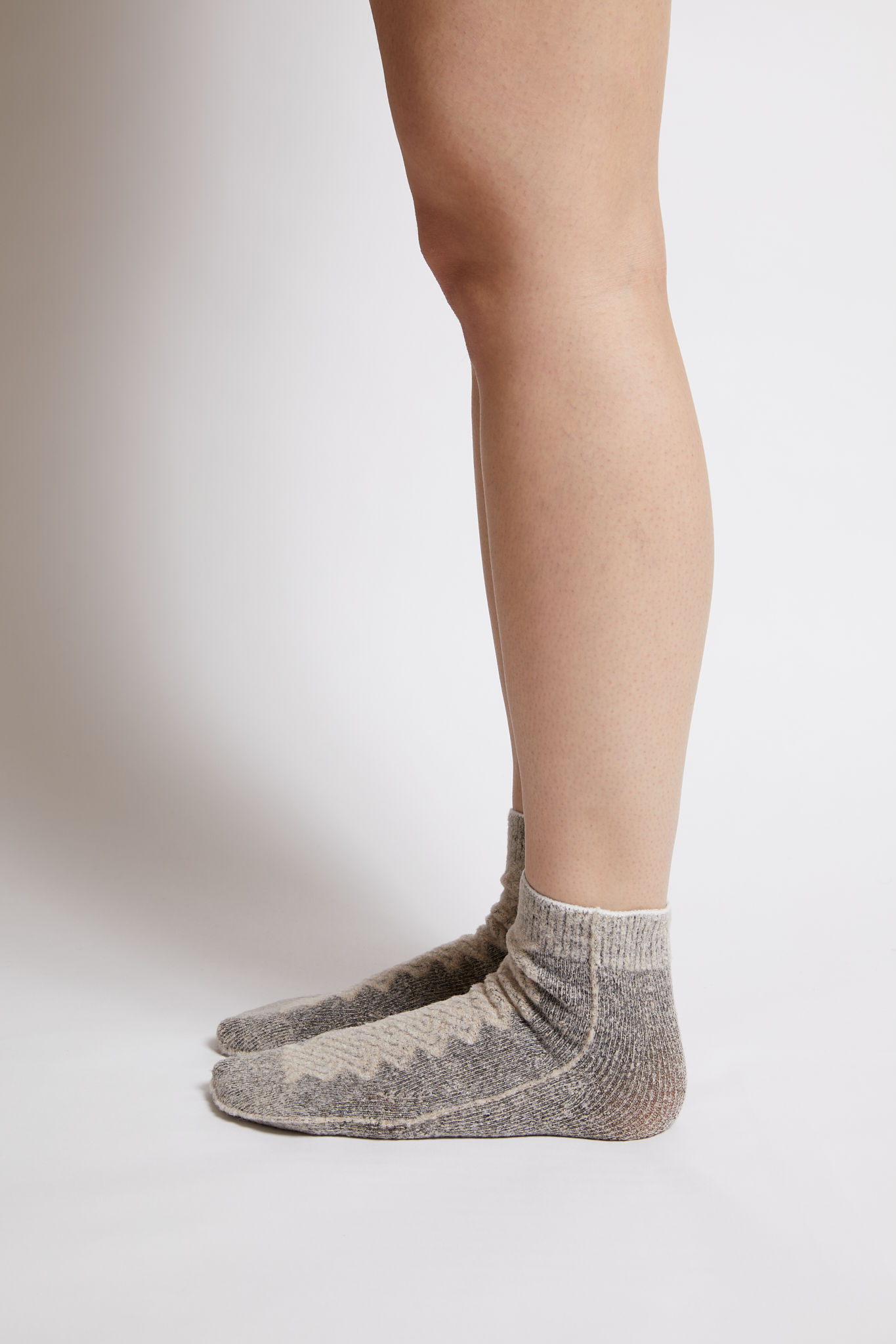 Fluffy sneakers AR-001