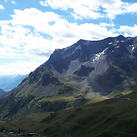 pyrenese-mountains.png