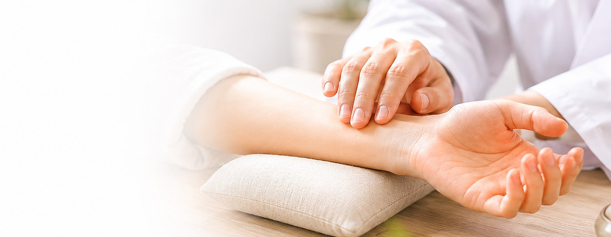 Traditional Chinese medicine, acupuncture, natural herbal remedies, and online consultatio