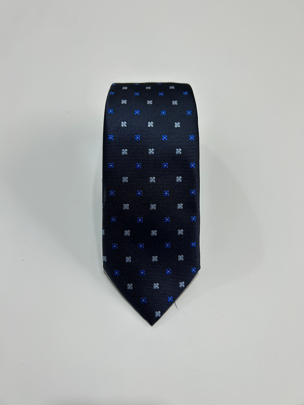 Cravatta uomo in raso fantasia fondo blu chiaro fiori