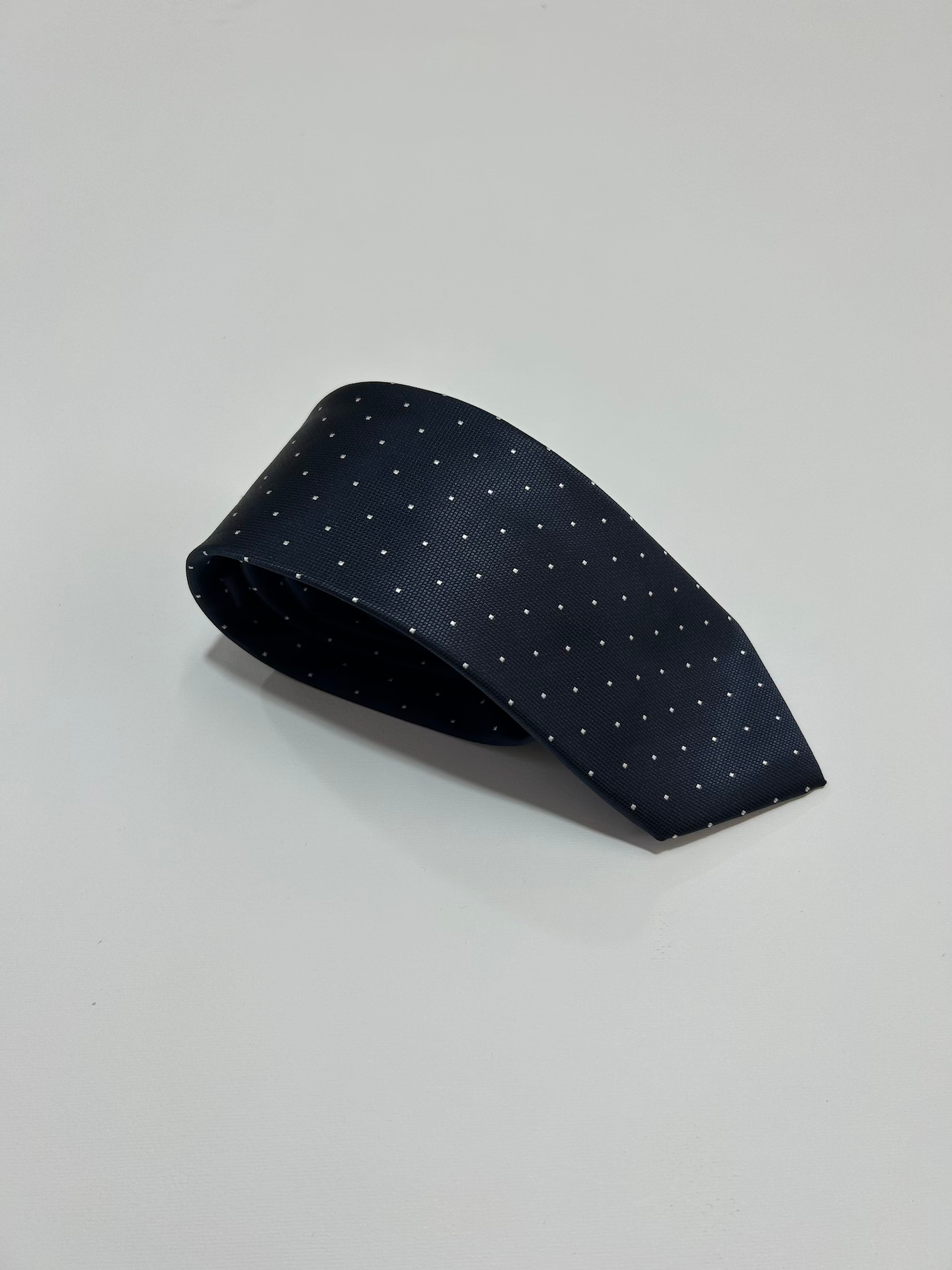 Cravatta uomo in raso fantasia fondo blu chiaro point