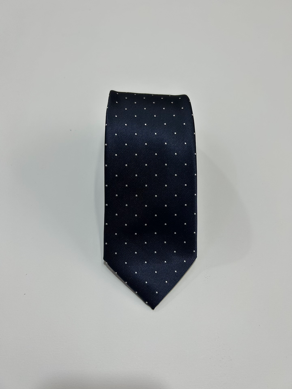 Cravatta uomo in raso fantasia fondo blu chiaro point