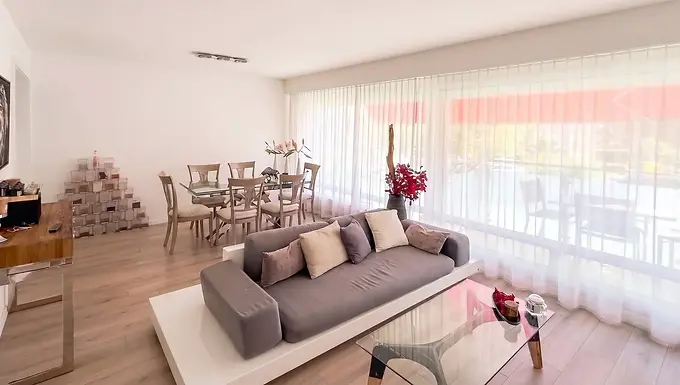 Appartement rénové avec terrasse