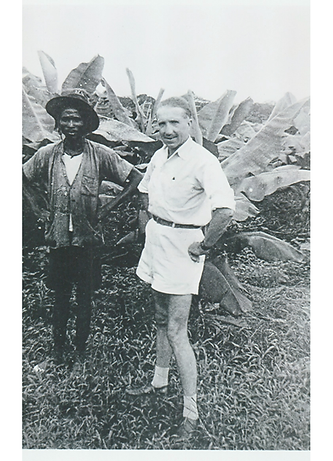 André Burquier à Kolenté Guinée Conakry en 1932 la culture etait la banane pour apres devenir de l'ananas "Barrone de Guinée"