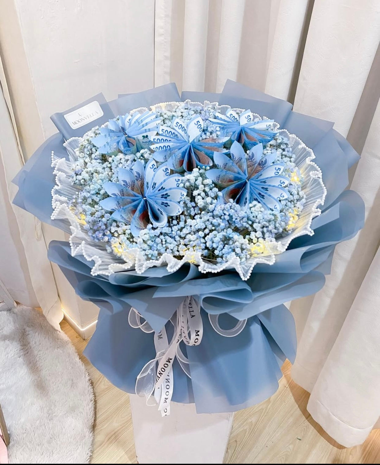 Equador Money Lotus Bouquet