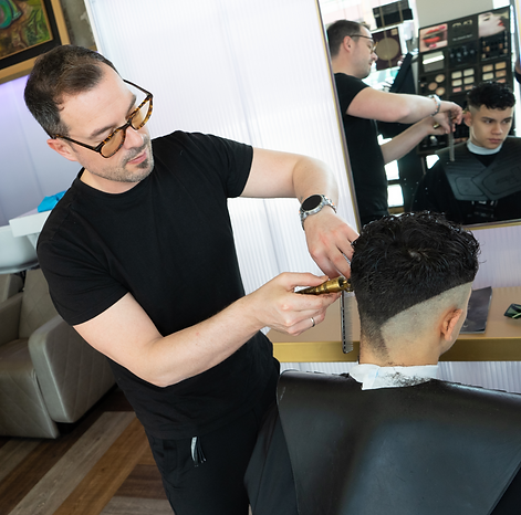 Massimo-Tesser-Texhair-Mestre_edited.png