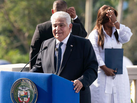 El canal «no ha parado de crecer» en manos de Panamá, en las que permanecerá «siempre», dice el presidente