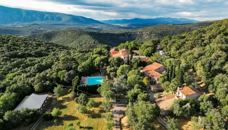 Drone-Le-Hameau-de-lEtoile-1-768x576.webp