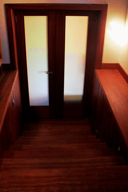 Escadas forradas em Madeira