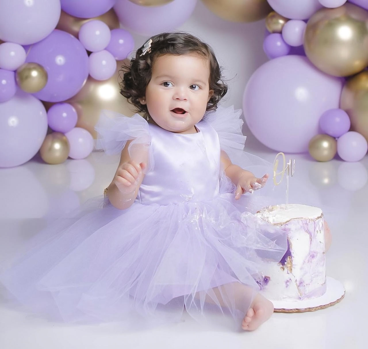 Vestido clásico con detalles en tul y lentejuelas