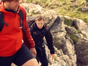 Hardshell vs. Softshell: Beste Jacke für Outdoor?