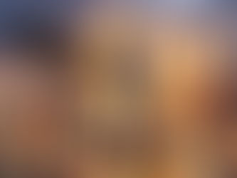 Homem caminhando, seguido por sinais de milagres